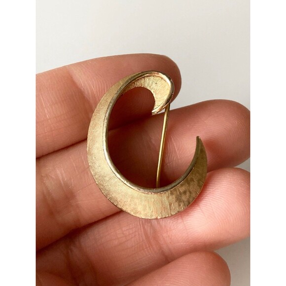 Vintage Trifari crown initial C Brooch - Picture 1 of 5